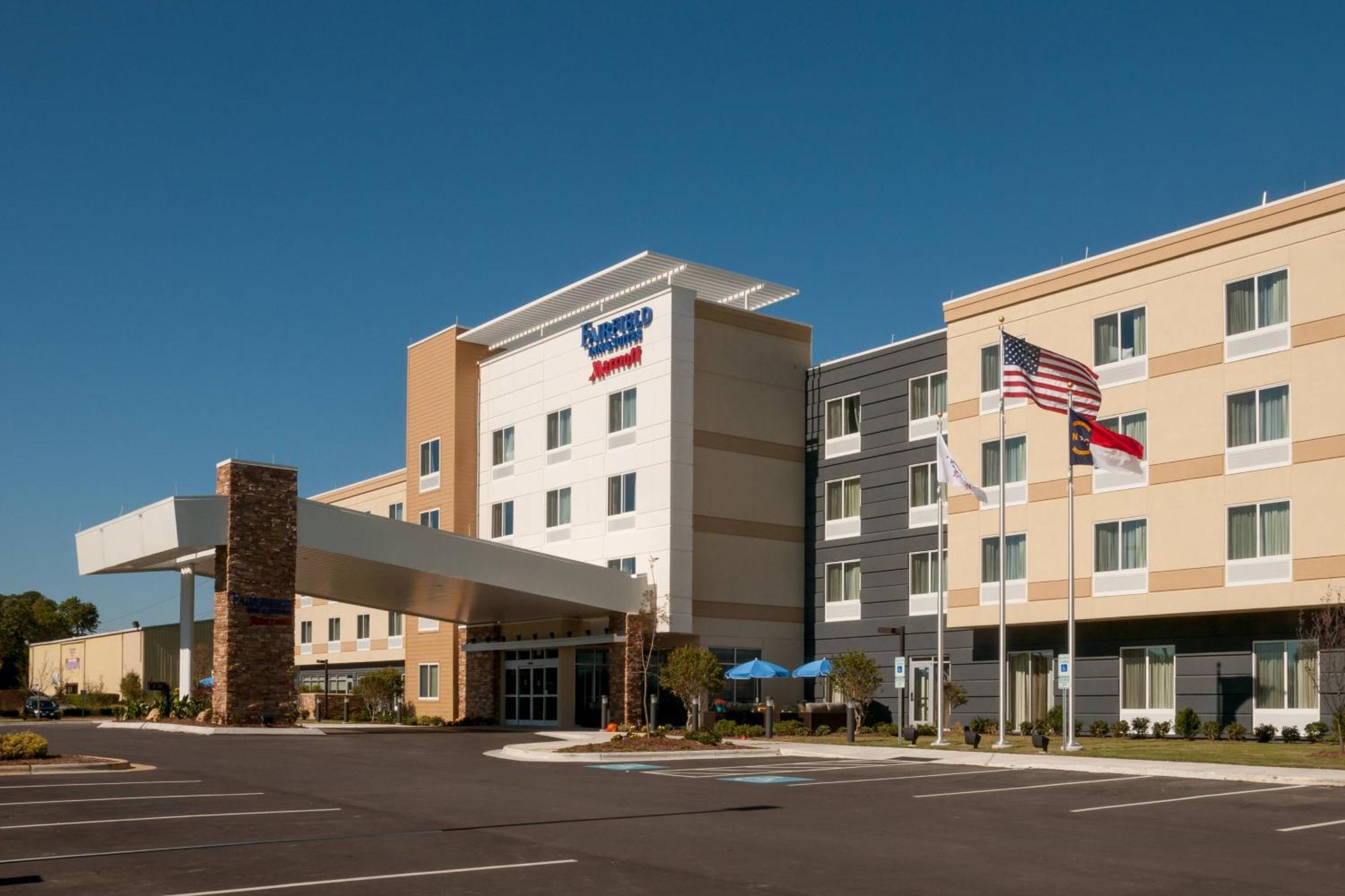Fairfield Inn & Suites By Marriott Fayetteville North Екстериор снимка