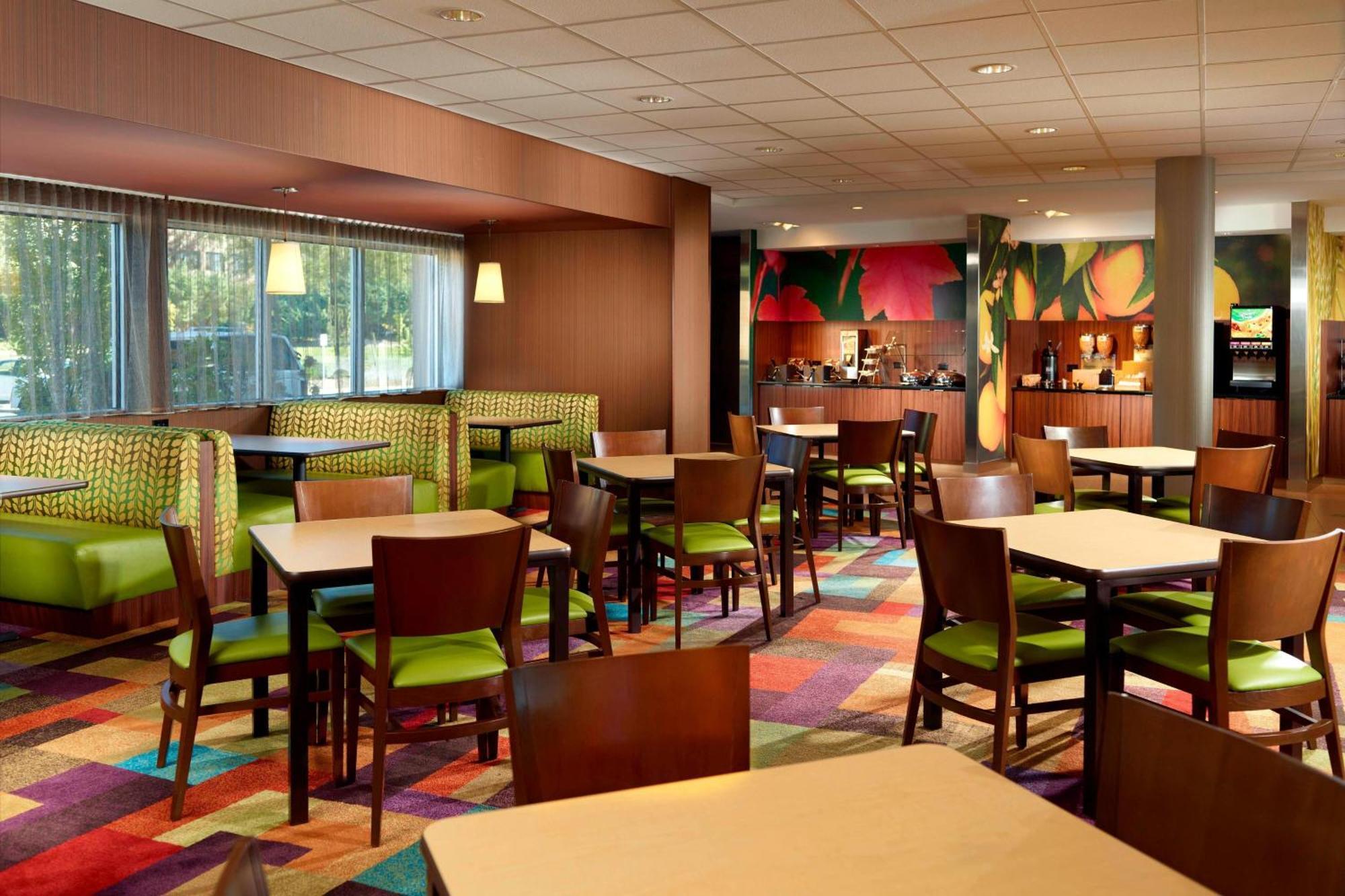 Fairfield Inn & Suites By Marriott Fayetteville North Екстериор снимка
