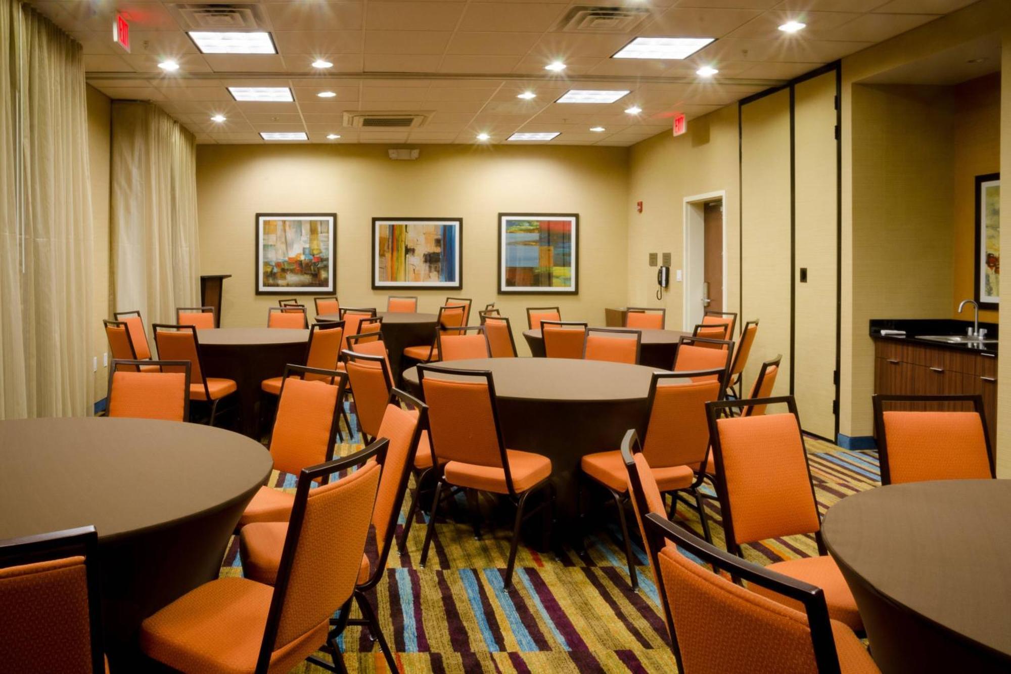 Fairfield Inn & Suites By Marriott Fayetteville North Екстериор снимка