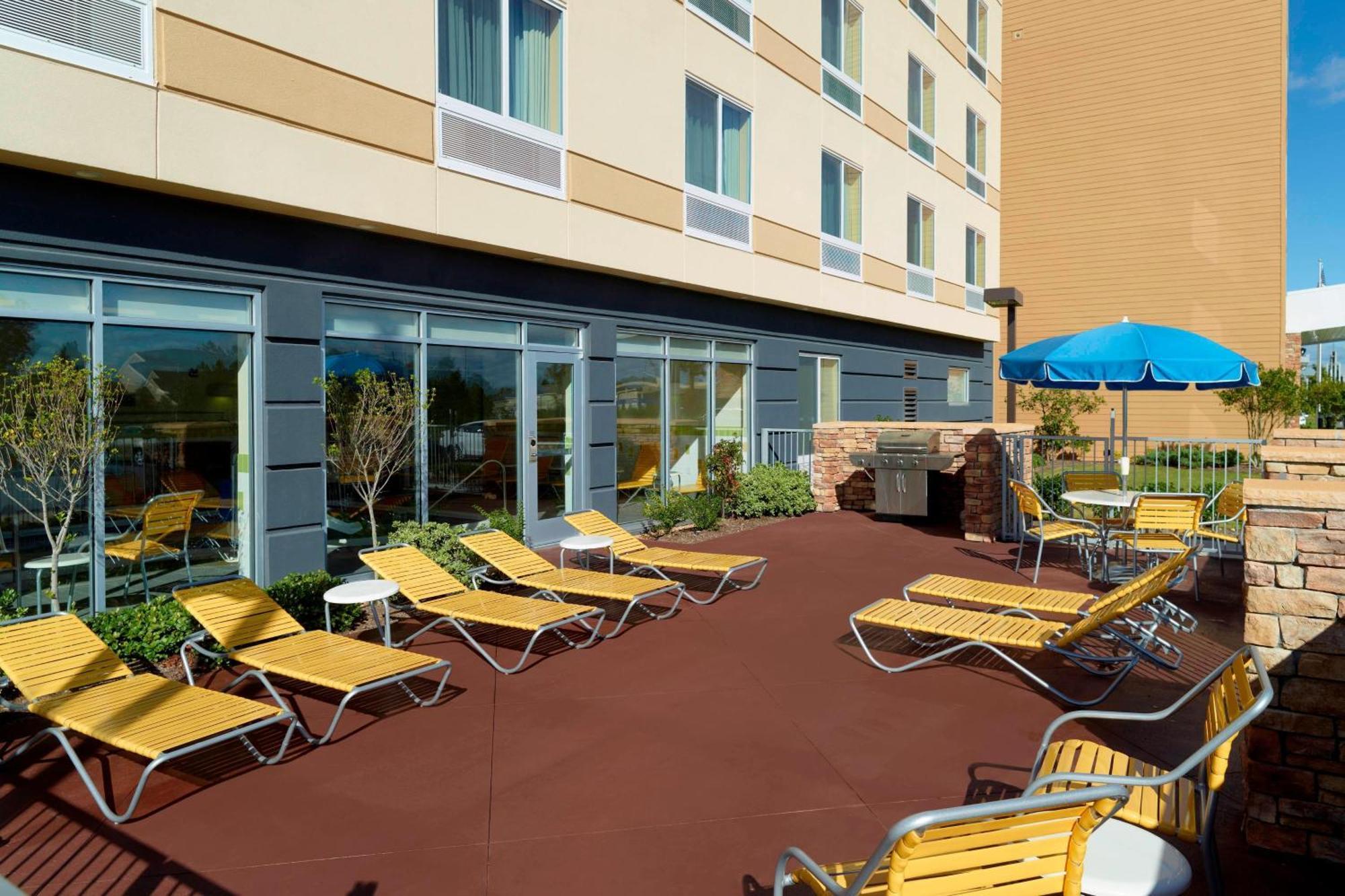 Fairfield Inn & Suites By Marriott Fayetteville North Екстериор снимка